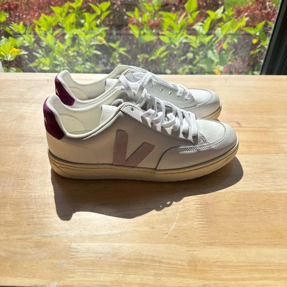 Veja sz 8 White Leather Sneakers with Purple Suede Accents
